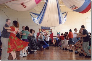 220645_216190075062617_153003304714628_952369_7933064_o (1)